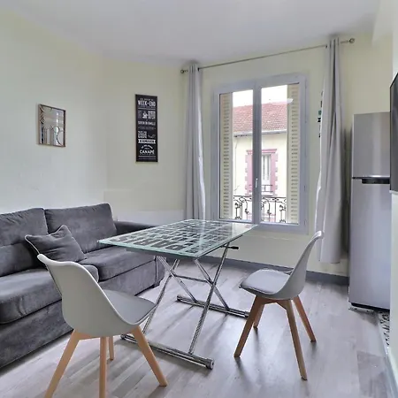 Au Pied De La Gare Apartment Aulnay-sous-Bois